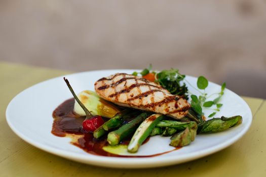 Healthy Eating in Phoenix: A Guide to Local Foods and Balanced Diets